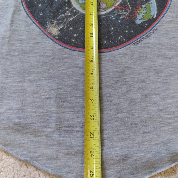 Vintage Iron Maiden 1983 World Piece Tour "The Beast On The Run" Official Shirt. - Picture 9 of 10